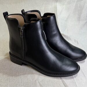 Universal Black Leather Ankle Booties